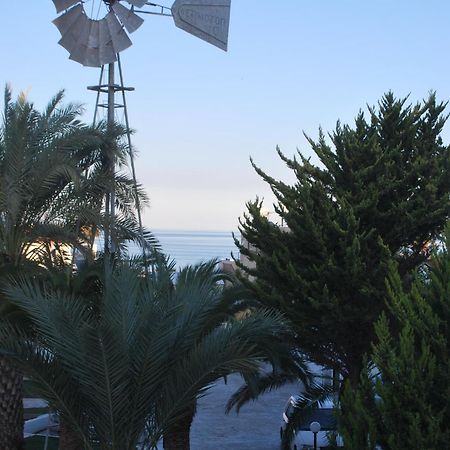 פרוטאראס Flisvos Beach Apartments מראה חיצוני תמונה