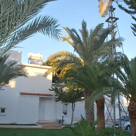 פרוטאראס Flisvos Beach Apartments מראה חיצוני תמונה