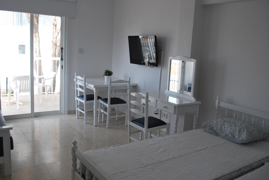 פרוטאראס Flisvos Beach Apartments מראה חיצוני תמונה