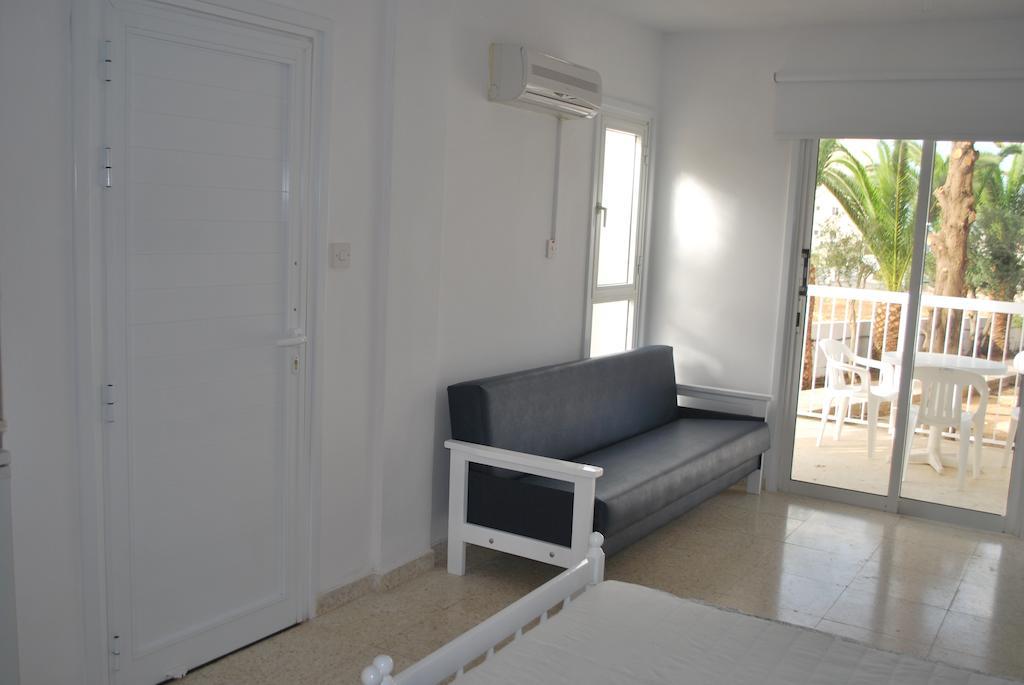 פרוטאראס Flisvos Beach Apartments חדר תמונה