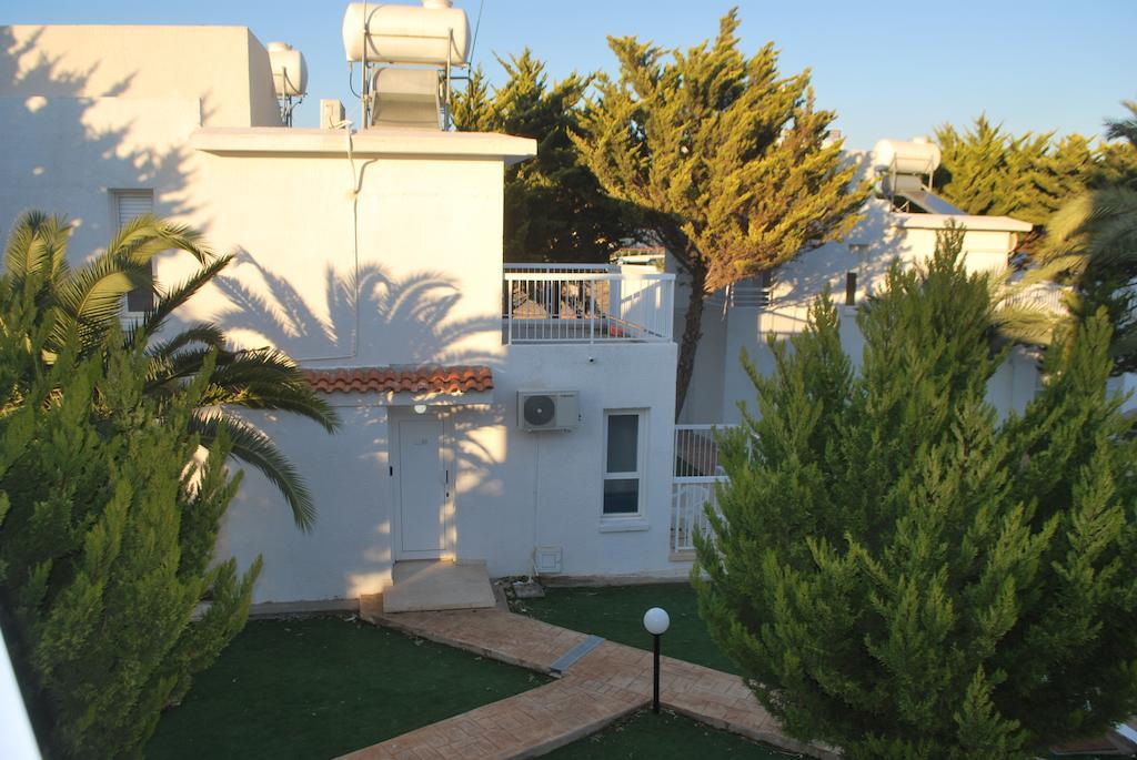 פרוטאראס Flisvos Beach Apartments מראה חיצוני תמונה